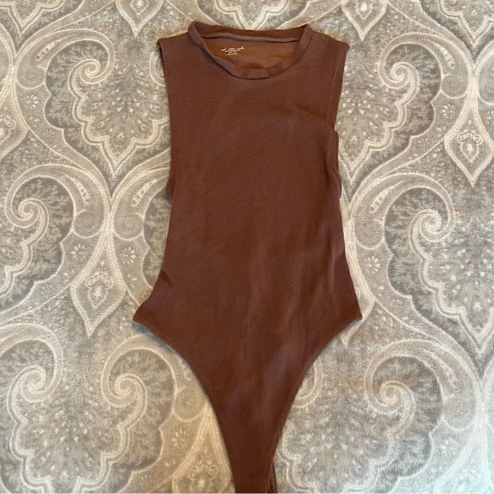 Out From Under Seamless Open-Back Bodysuit - Picture 4 of 6
